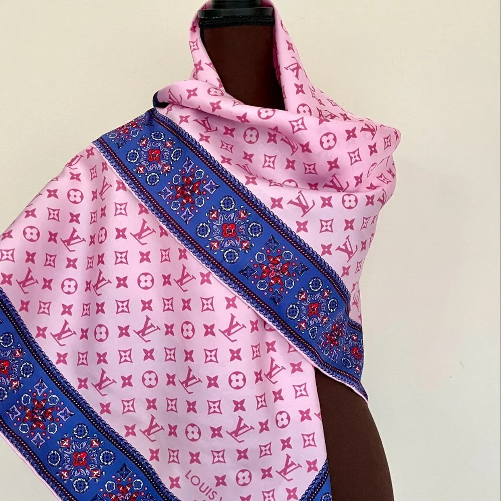New Louis Vuitton Scarf Monogram Giant Pink Silk Oversize Wrap